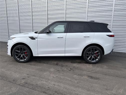 Fuji White 2026 Land Rover Range Rover Sport P530 Dynamic SE