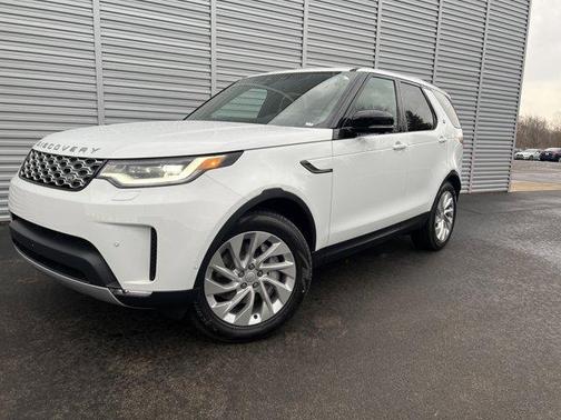 Fuji White 2026 Land Rover Discovery S