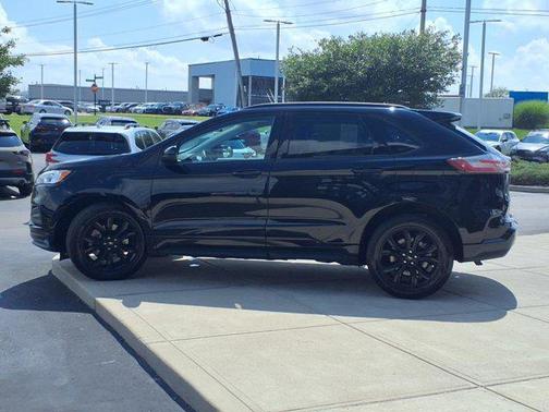 2023 Ford Edge SE