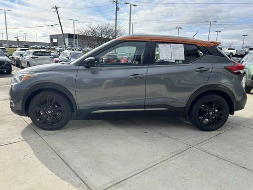 2020 Nissan Kicks SR