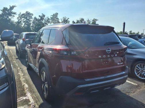 2022 Nissan Rogue SL