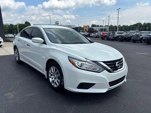 Glacier White 2018 Nissan Altima 2.5 S