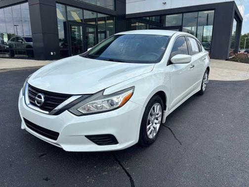 Glacier White 2018 Nissan Altima 2.5 S