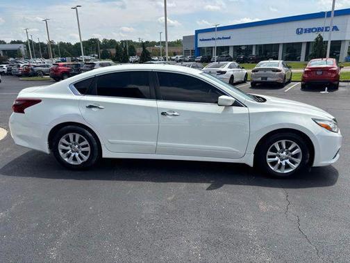 Glacier White 2018 Nissan Altima 2.5 S