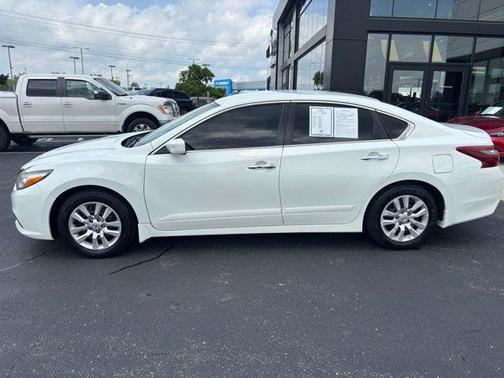 Glacier White 2018 Nissan Altima 2.5 S