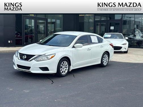 Glacier White 2018 Nissan Altima 2.5 S