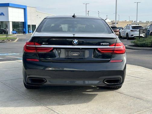 2016 BMW 750 i xDrive