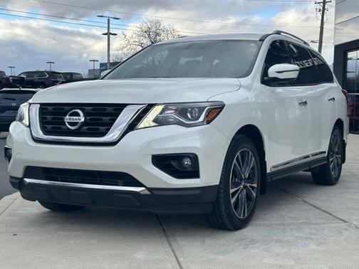 2018 Nissan Pathfinder Platinum