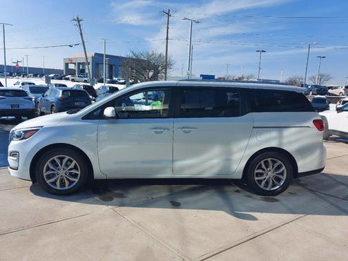 Photo 4 of 27 of 2019 Kia Sedona EX