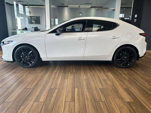 Snowflake White Pearl Mica 2026 Mazda Mazda3 2.5 Turbo AWD