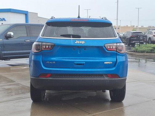2022 Jeep Compass Latitude Lux