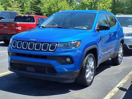2022 Jeep Compass Latitude Lux