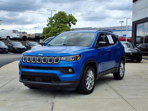 2022 Jeep Compass Latitude Lux