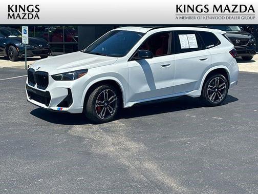 Mineral White Metallic 2024 BMW X1 M35i