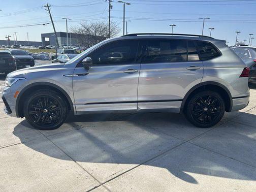 2022 Volkswagen Tiguan 2.0T SE R-Line Black 4MOTION