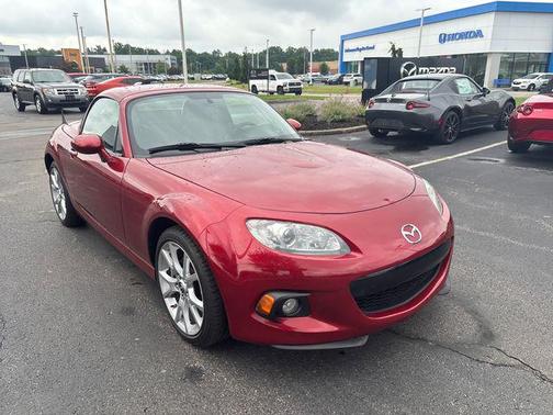 Zeal Red 2015 Mazda MX-5 Miata Grand Touring