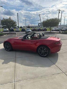 Soul Red Metallic 2017 Mazda MX-5 Miata Grand Touring