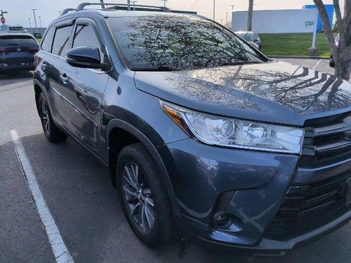 Shoreline Blue Pearl 2019 Toyota Highlander XLE