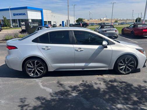 Classic Silver Metallic 2020 Toyota Corolla SE