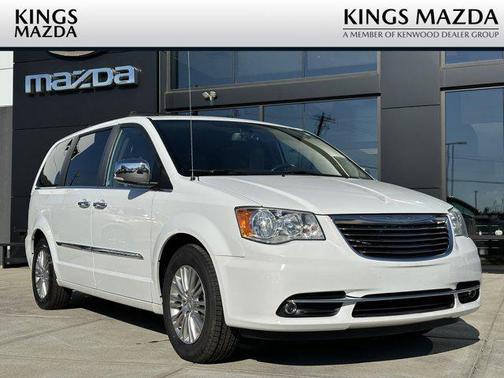 2015 Chrysler Town & Country Touring-L