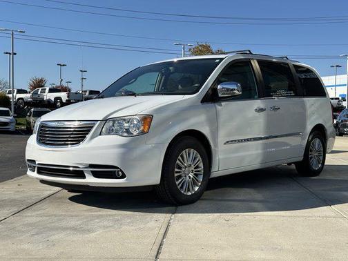2015 Chrysler Town & Country Touring-L