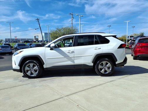 2024 Toyota RAV4 Hybrid LE