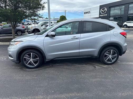 Lunar Silver Metallic 2022 Honda HR-V EX-L