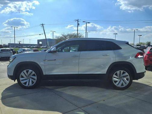 Pure White 2022 Volkswagen Atlas Cross Sport 2.0T SE w/Technology 4MOTION
