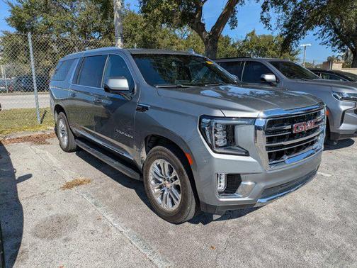 2023 GMC Yukon XL SLT