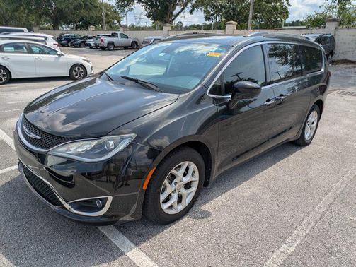 2020 Chrysler Pacifica Touring