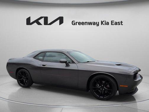 Granite Pearlcoat 2016 Dodge Challenger SXT