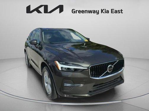 2022 Volvo XC60 B5 Momentum