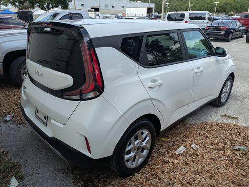 2024 Kia Soul LX