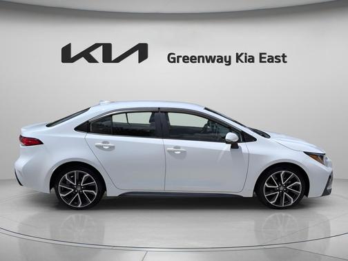 Super White 2021 Toyota Corolla SE