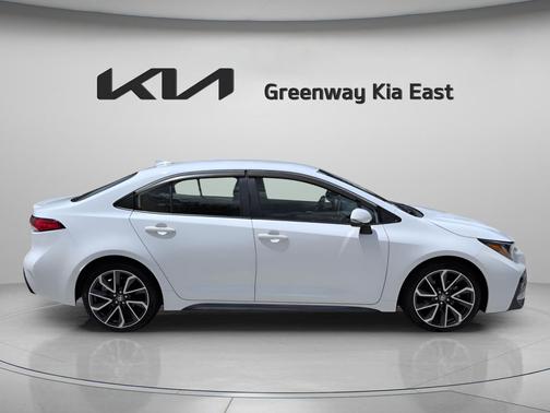 Super White 2021 Toyota Corolla SE