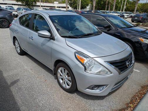 Brilliant Silver 2017 Nissan Versa 1.6 SL