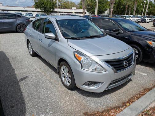 Brilliant Silver 2017 Nissan Versa 1.6 SL