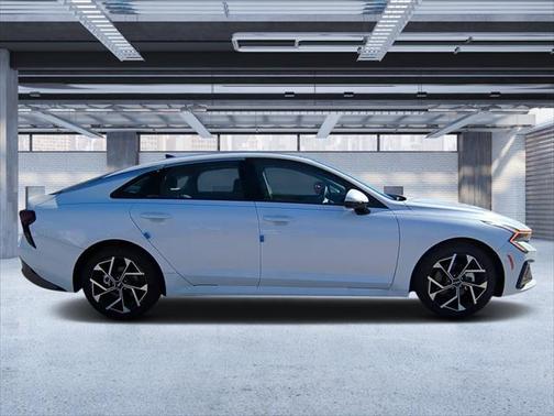 2025 Kia K5 EX
