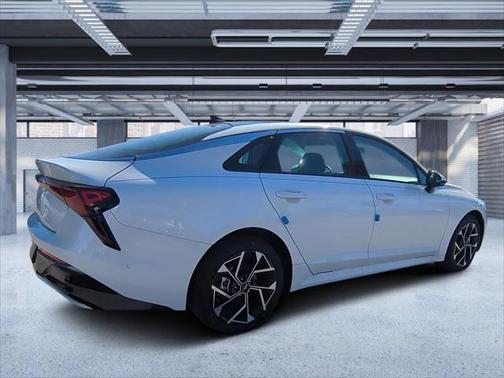 2025 Kia K5 EX
