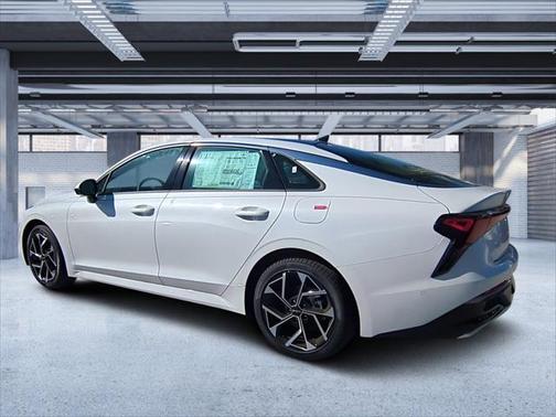2025 Kia K5 EX