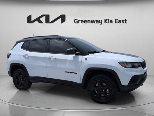 Bright White Clearcoat 2023 Jeep Compass Trailhawk