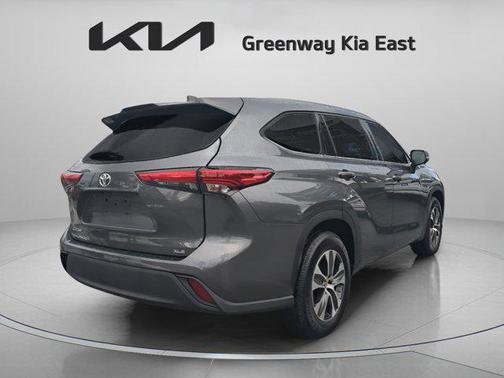 Magnetic Gray Metallic 2021 Toyota Highlander XLE