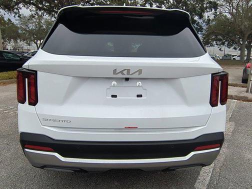 Glacial White Pearl 2025 Kia Sorento S