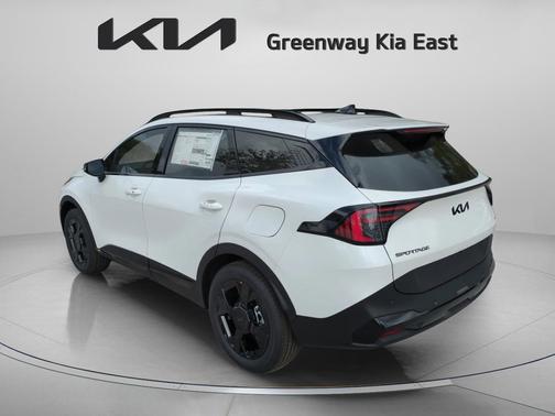 Snow White Pearl 2026 Kia Sportage X-Line