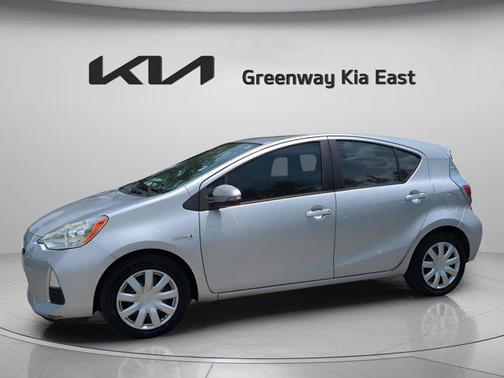 2018 Toyota Prius c Four