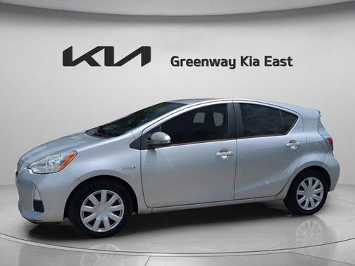 2018 Toyota Prius c Four