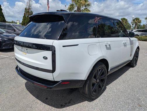 2023 Land Rover Range Rover P530 SE
