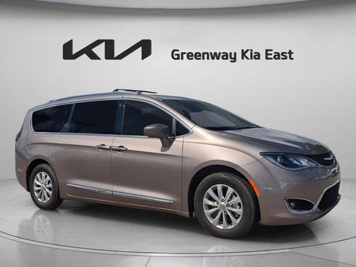 2018 Chrysler Pacifica Touring-L