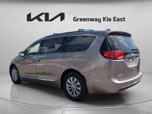 2018 Chrysler Pacifica Touring-L