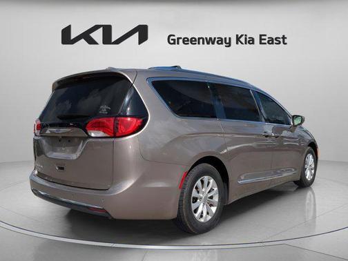 2018 Chrysler Pacifica Touring-L